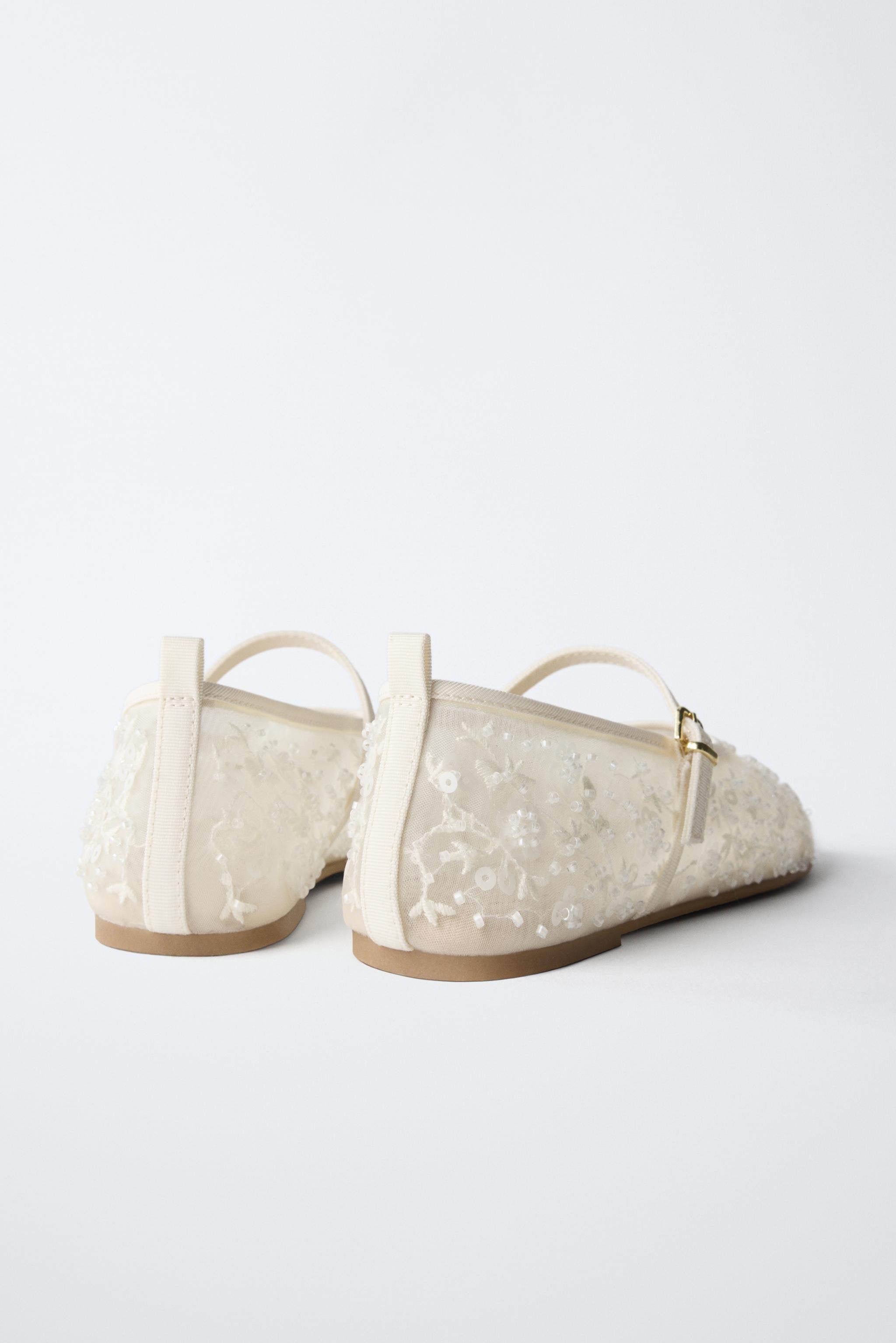 BALLERINES AVEC DÉTAIL PERLES